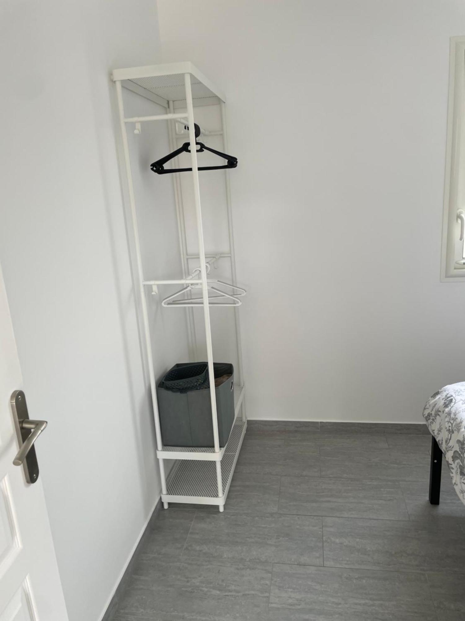 Appartement T2 Avec Terrasse Et Cour Cavaillon Esterno foto