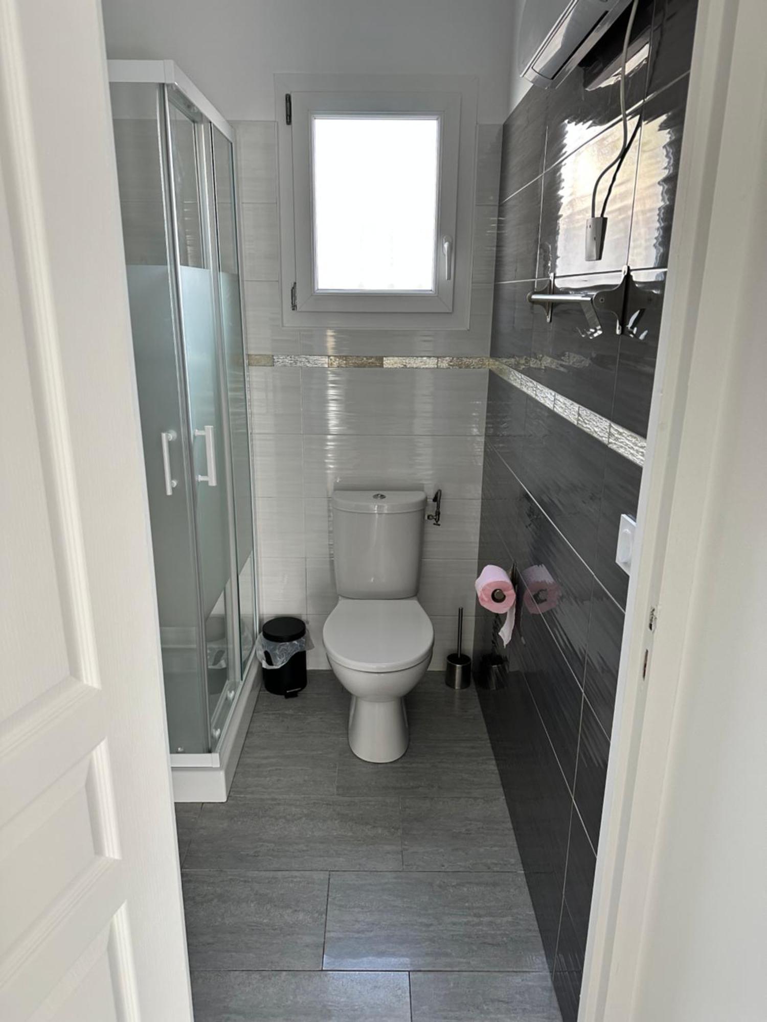 Appartement T2 Avec Terrasse Et Cour Cavaillon Esterno foto